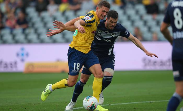 Central Coast Mariners cùng Melbourne Victory