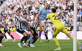Newcastle với Man City